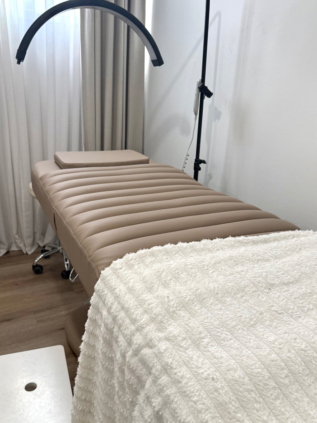 Electric Lash Bed – Adjustable, Motorized Esthetician Chair, Multi-Position, Made to Order, Drop-Shipped - Brilliant Lash Pro