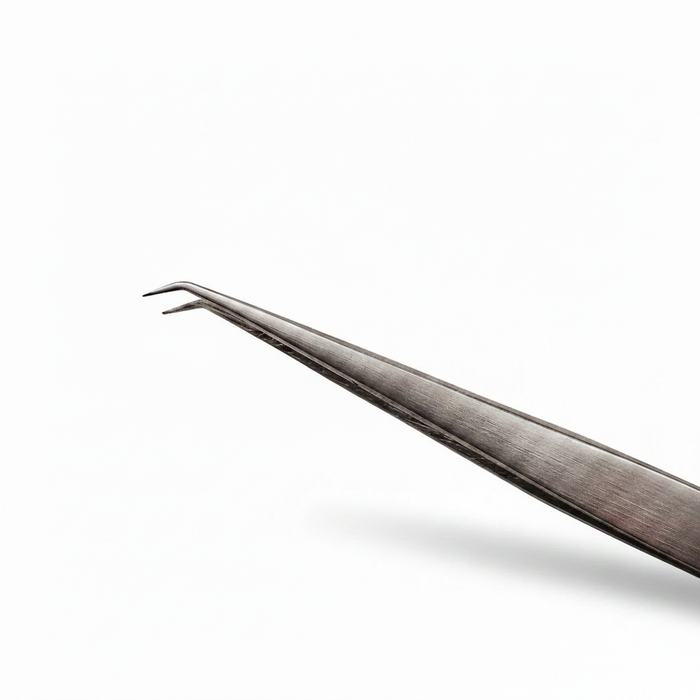 Bella 45° Isolation Tweezer
