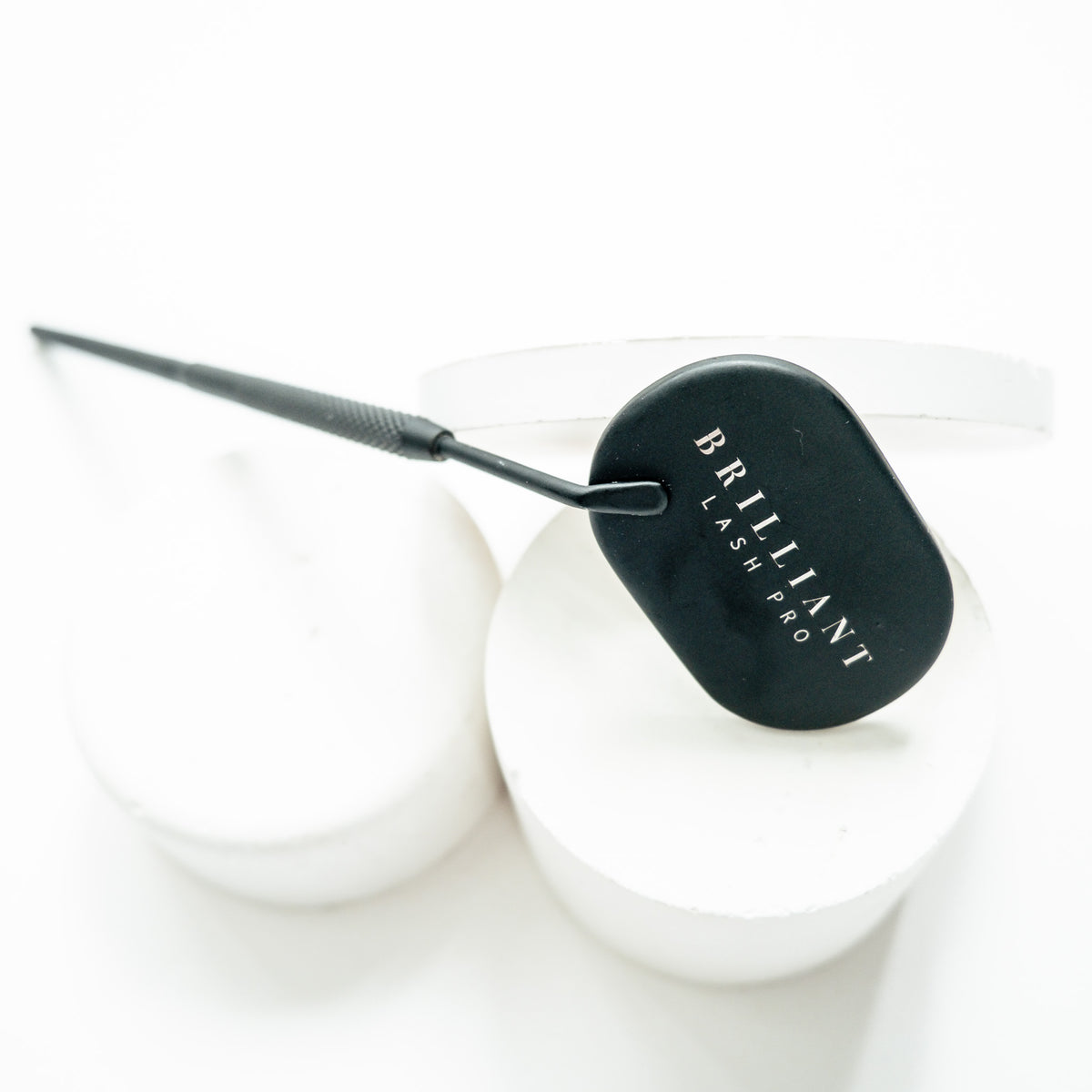 Essential lash supply tool for quality checks during lash sets