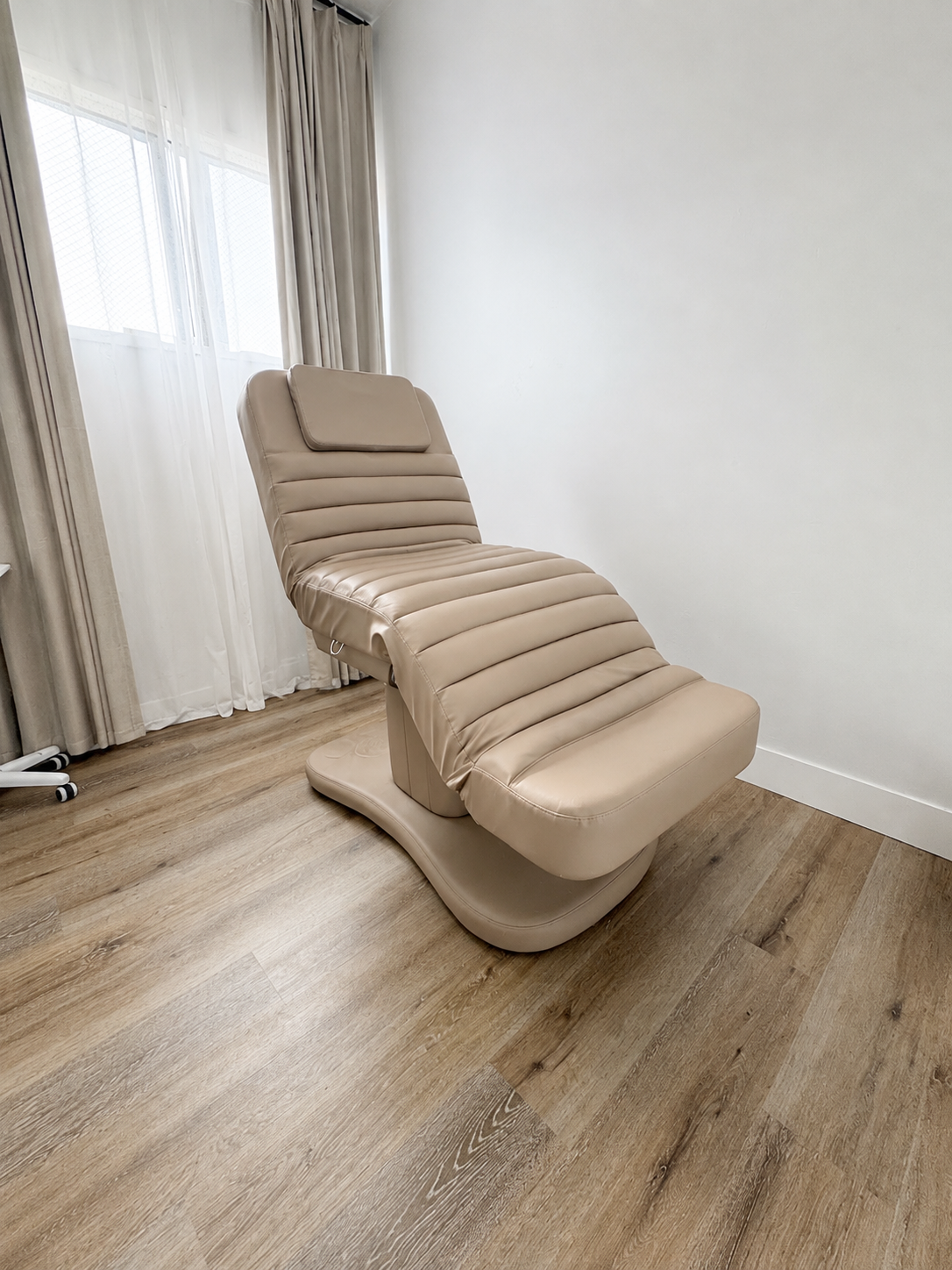 Brilliant Electric Lash Bed | Custom Motorized Esthetician Bed